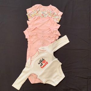 Infant Onesie’s Bundle of 6